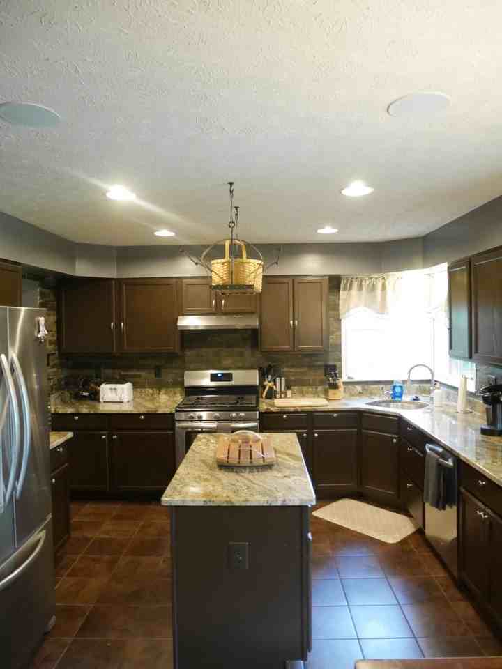 427 Samanthas Ct - Photo 2 of 32