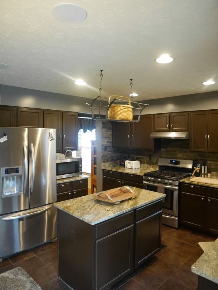 427 Samanthas Ct - Photo 3 of 32