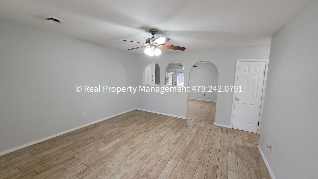 3404 Iola Ave - Photo 2 of 17