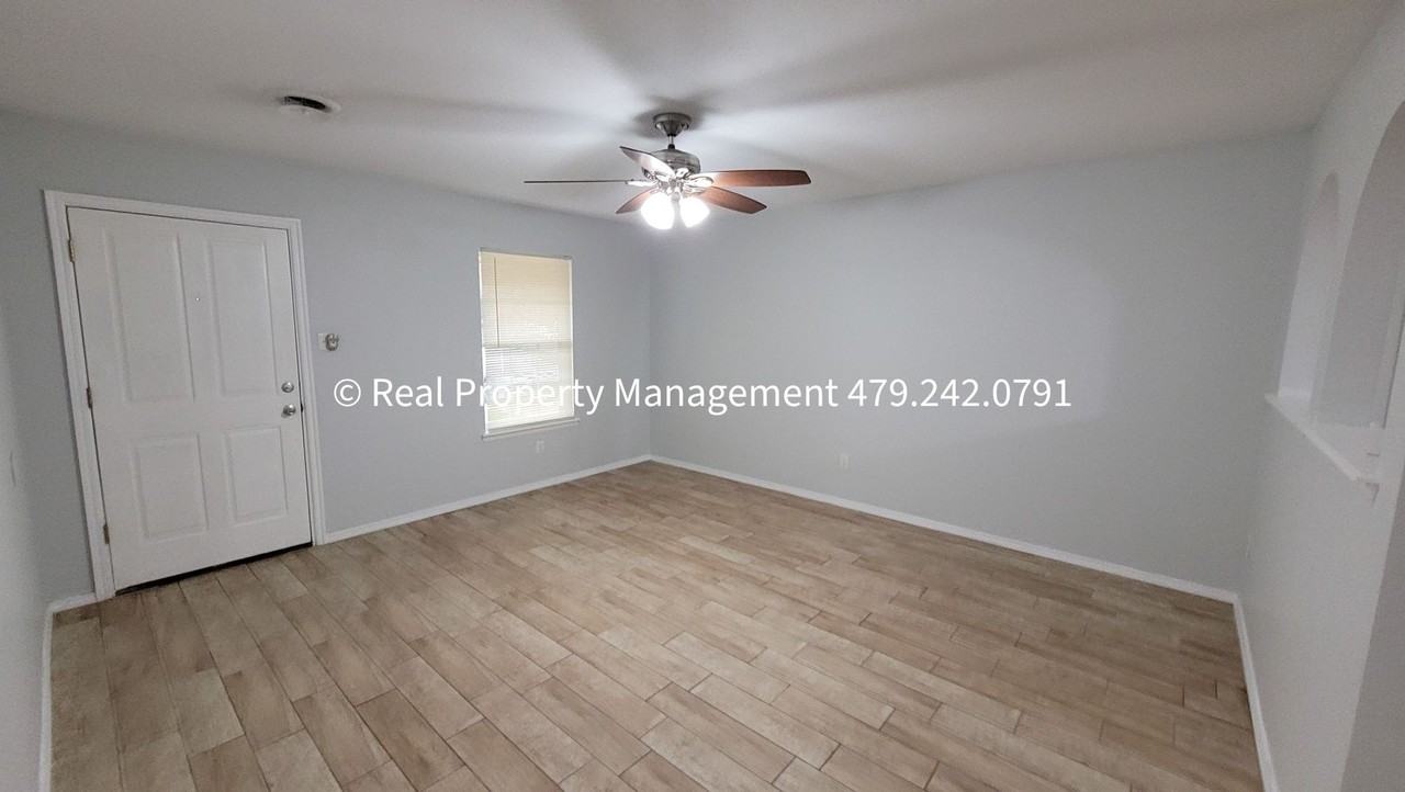 3404 Iola Ave - Photo 3 of 17