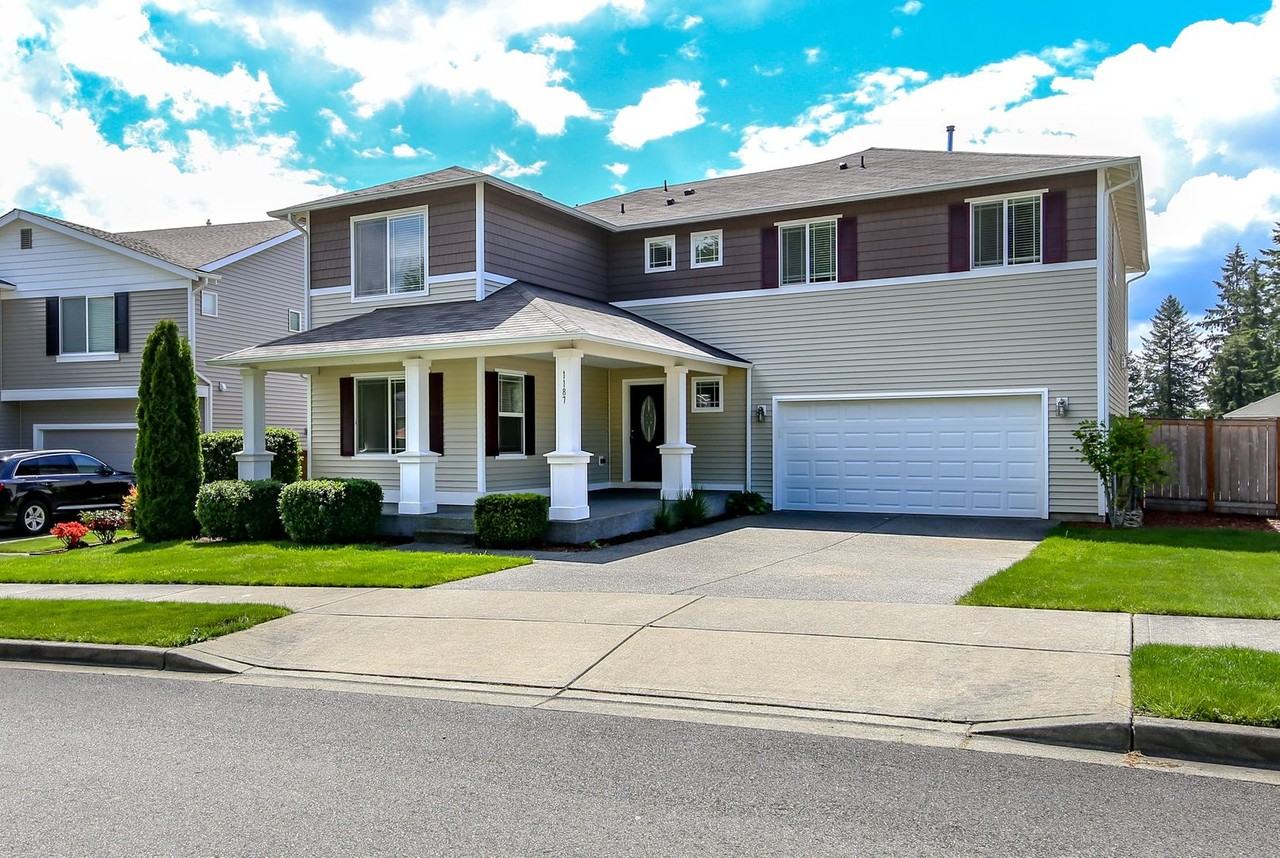 1187 Swan Loop - Photo 5 of 43