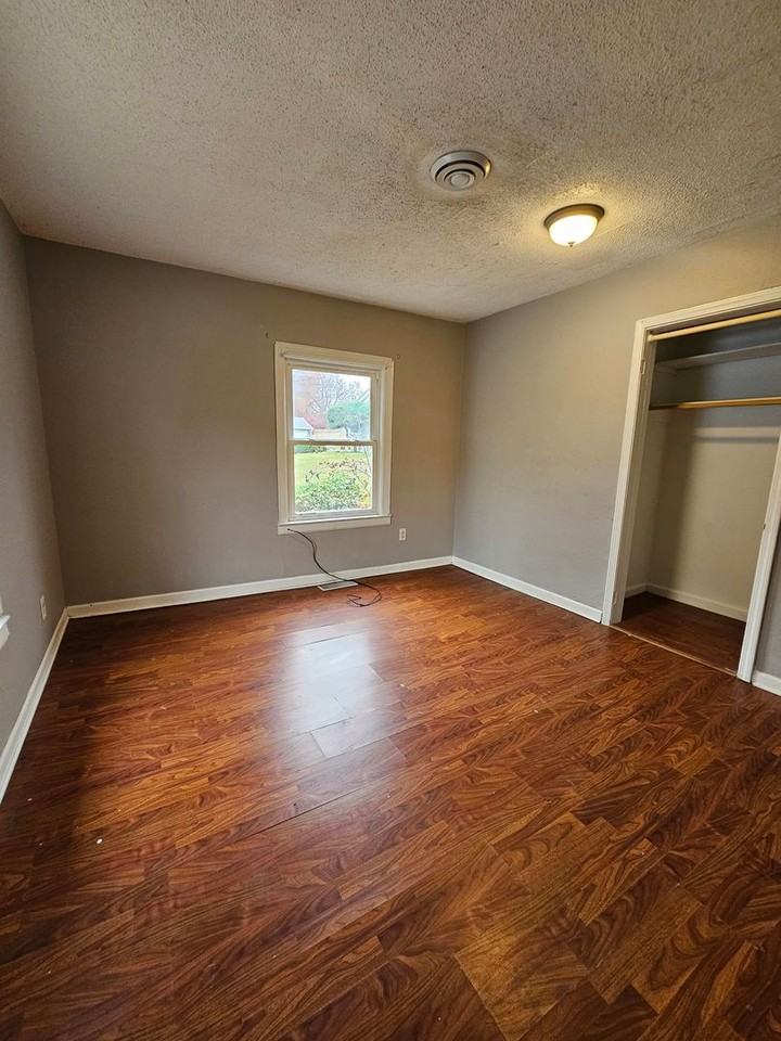 1308 3rd St - Photo 3 of 6