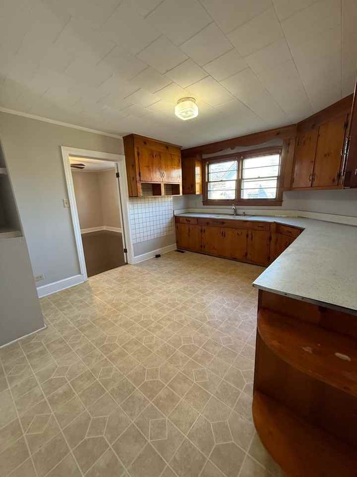 459 Woodruff St - Photo 4 of 9