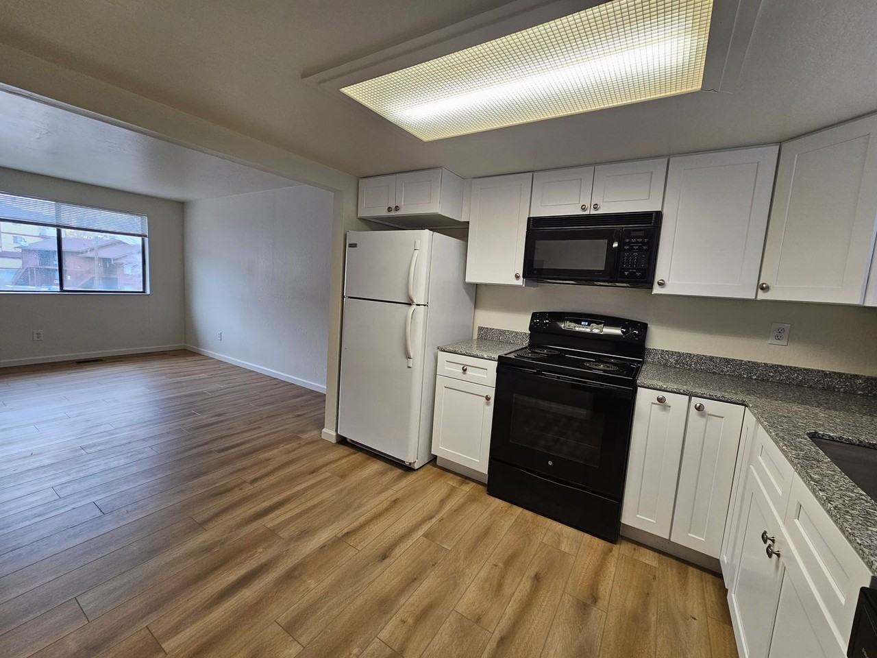 3621 Gypsum Rd - Photo 4 of 10