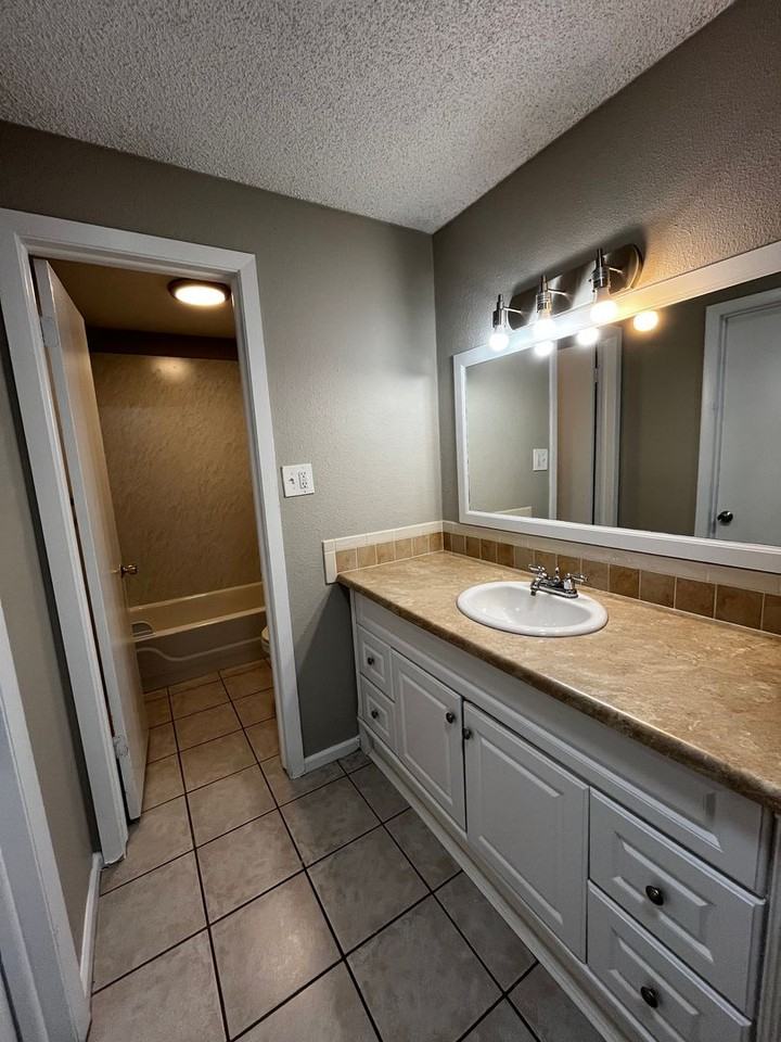 2375 S Linden Ct #112S - Photo 4 of 10