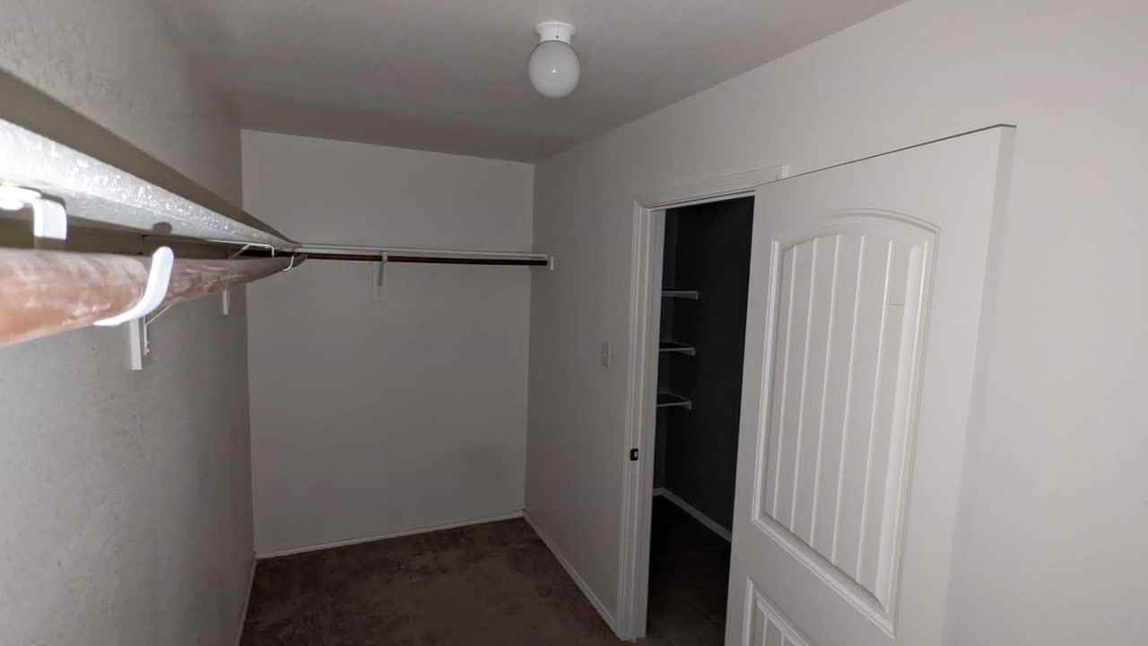 2544 Saldana Dr - Photo 4 of 38
