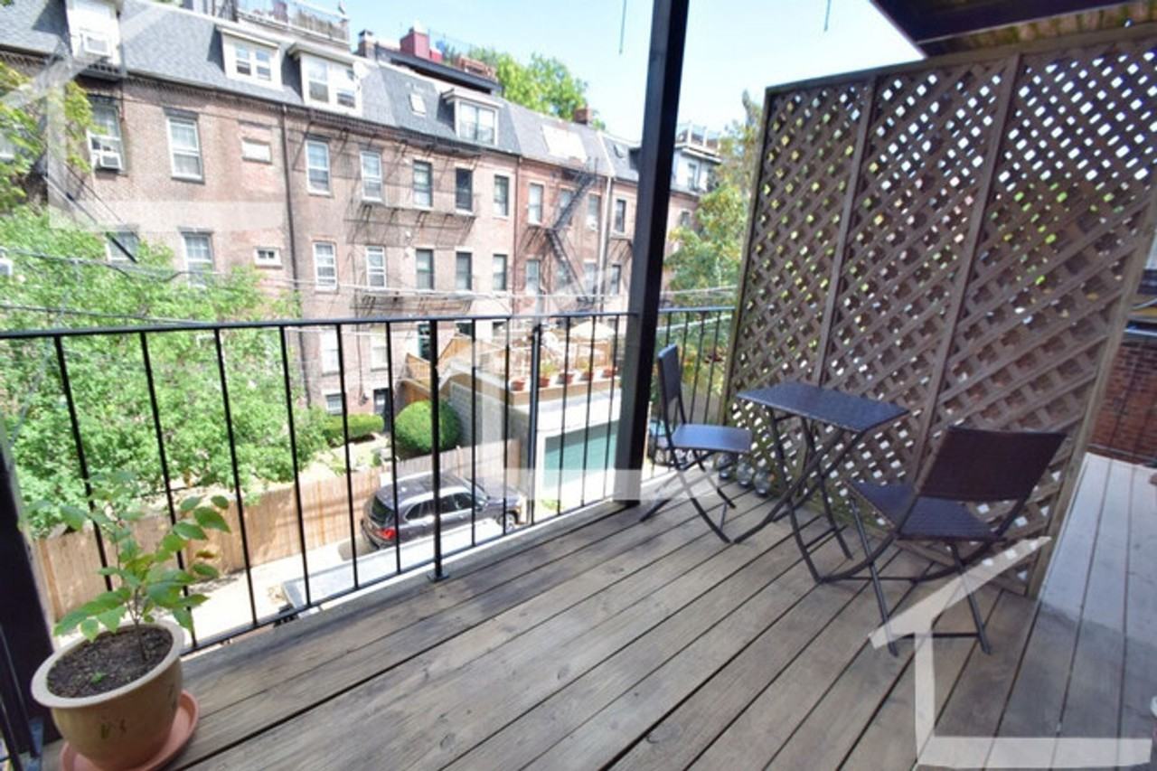 664 Massachusetts Ave - Photo 5 of 7