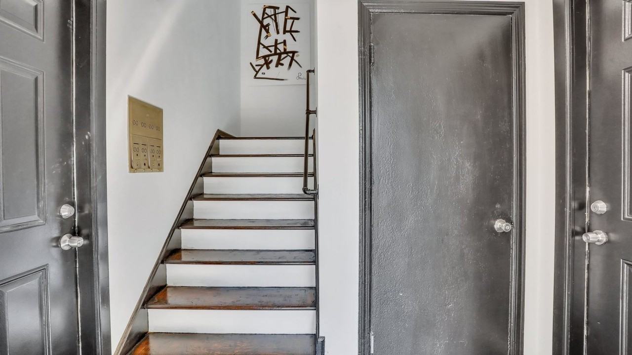 22 Thackery Pl #1 - Photo 3 of 12