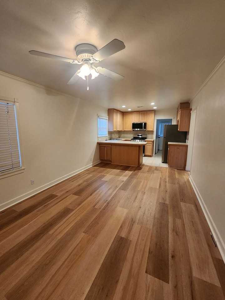 130 Short St - Photo 3 of 16