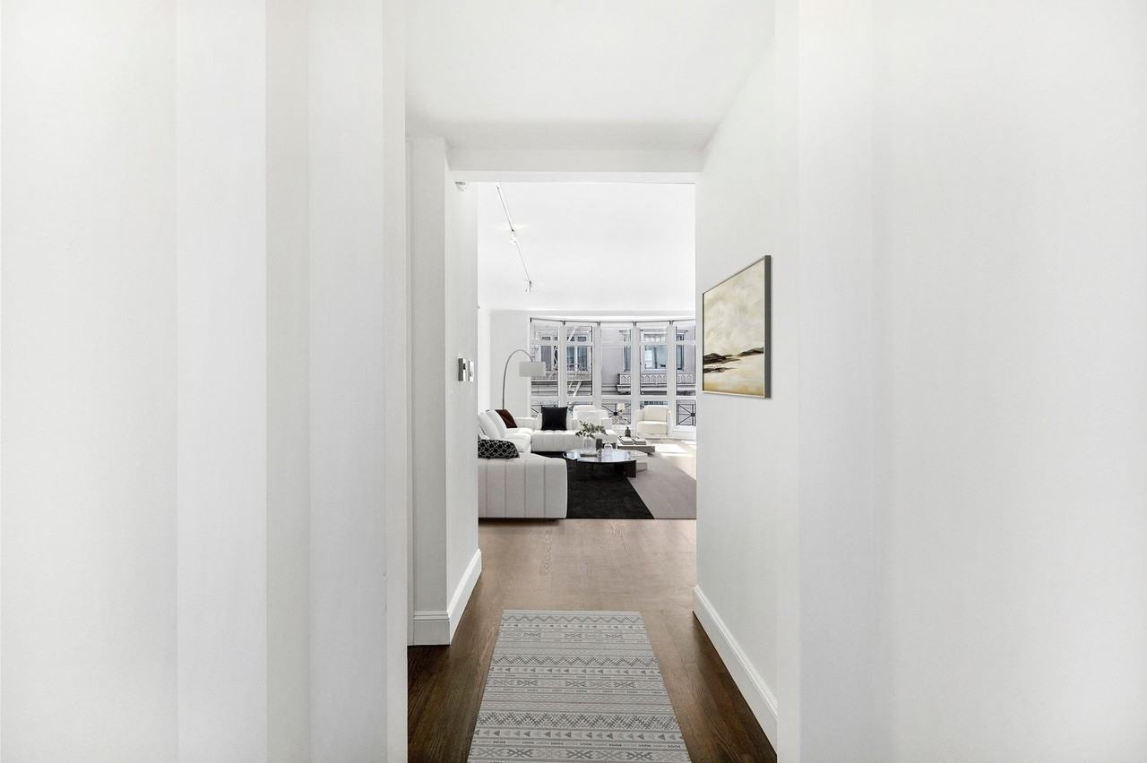 1340 Clay St #303 - Photo 5 of 9