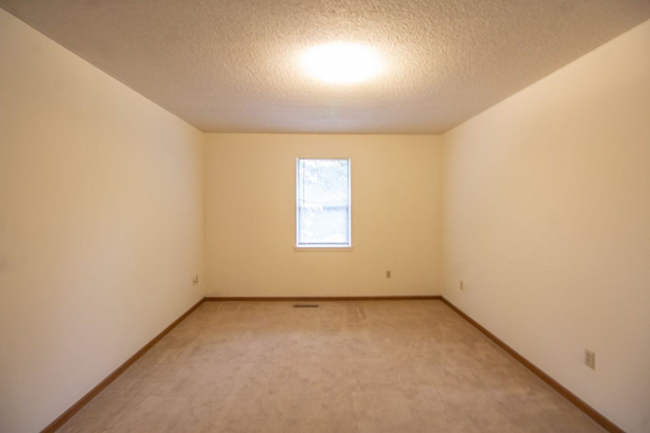 4005 Danbury Ct #B - Photo 7 of 9
