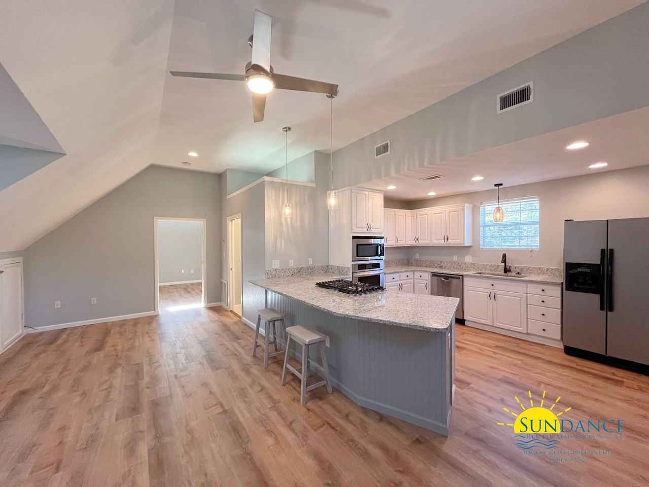 315 Reynolds Ave - Photo 2 of 20