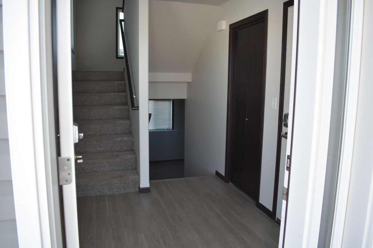 4556 12th St S - Photo 2 of 8