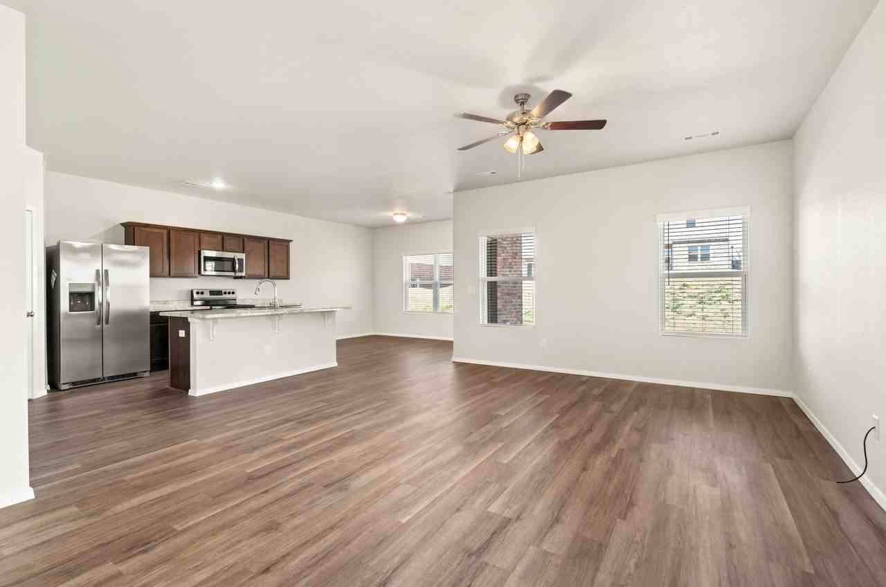 3301 Gulley Ln - Photo 7 of 30