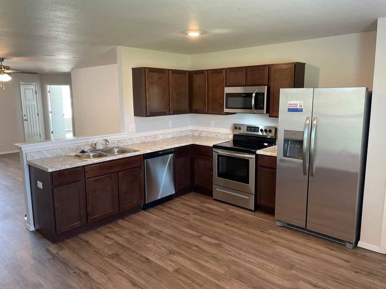 3201 E Jace St - Photo 5 of 17