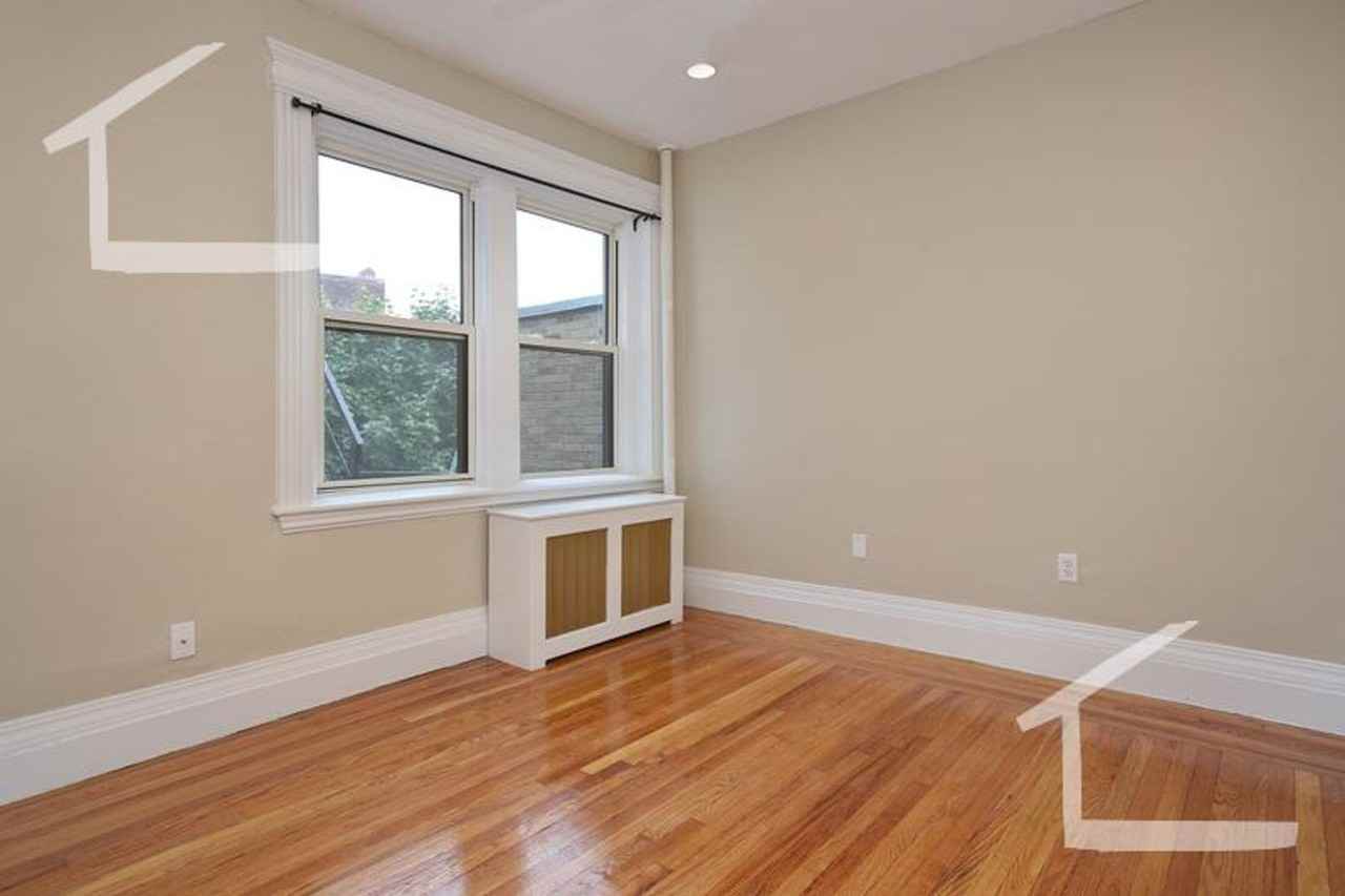1097 Boylston St - Photo 6 of 9