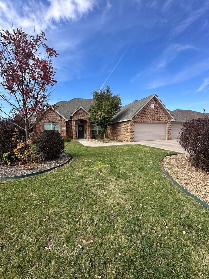 3724 Woodlark Rd - Photo 3 of 48