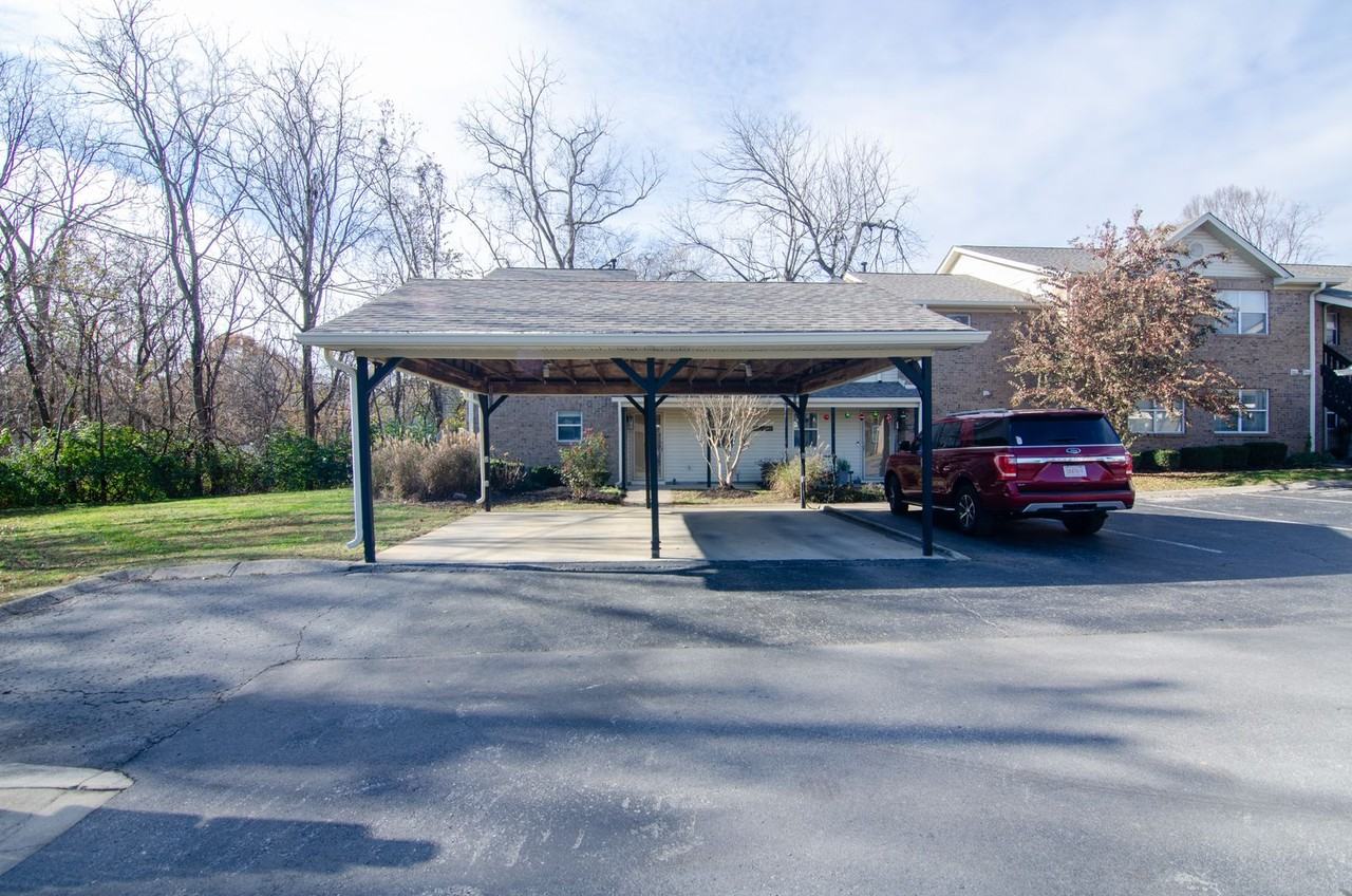 1801 Brockton Pl - Photo 3 of 31