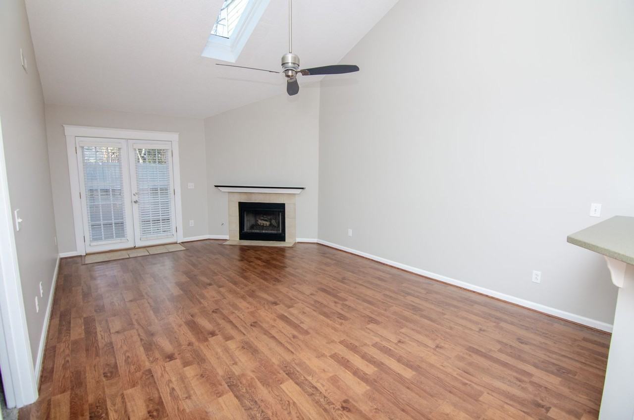 1801 Brockton Pl - Photo 4 of 31