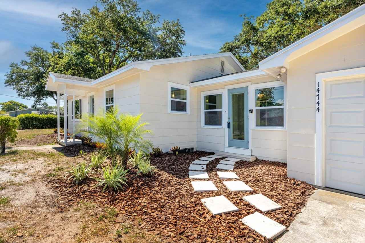 14744 Sunset Dr - Photo 2 of 19