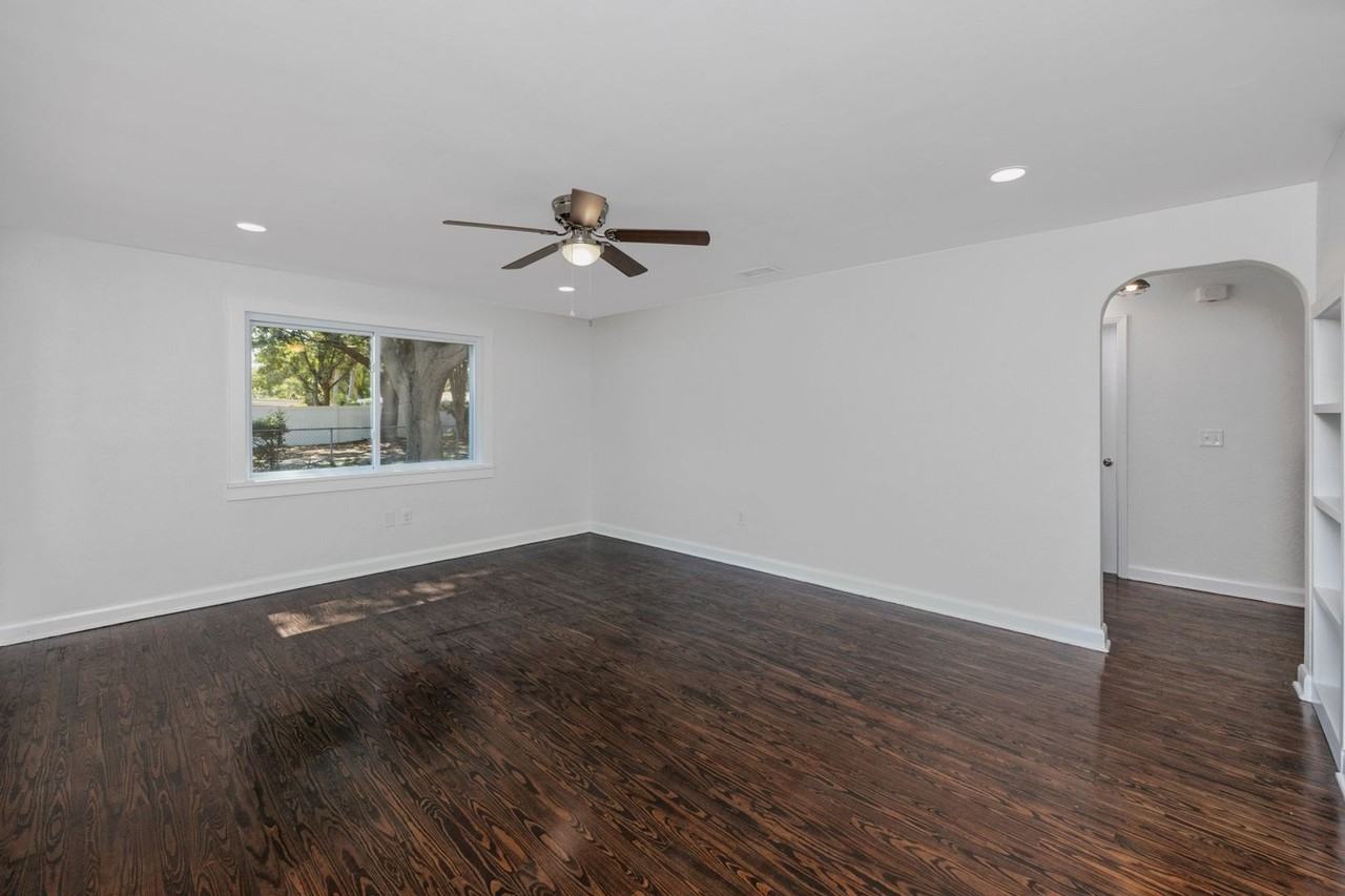 14744 Sunset Dr - Photo 6 of 19