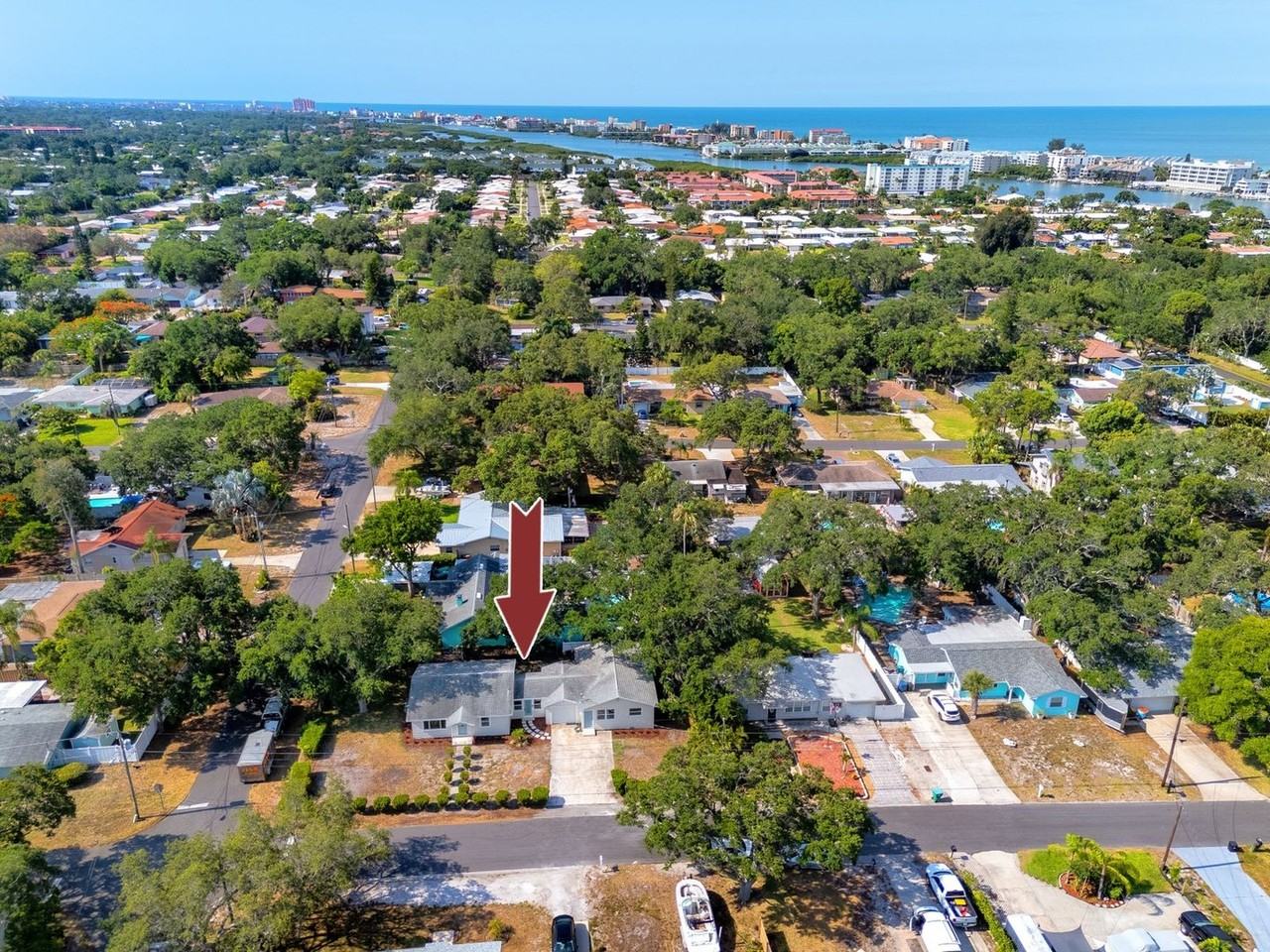 14744 Sunset Dr - Photo 3 of 19