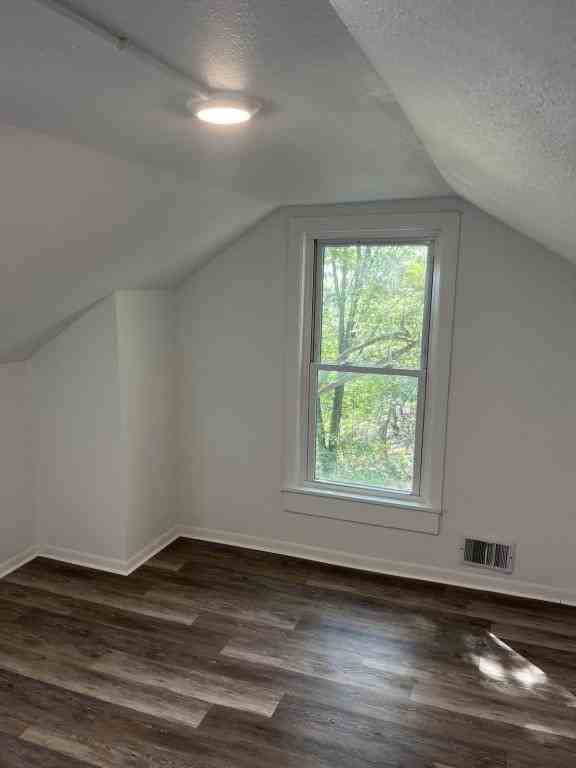 535 Chautauqua St - Photo 4 of 8