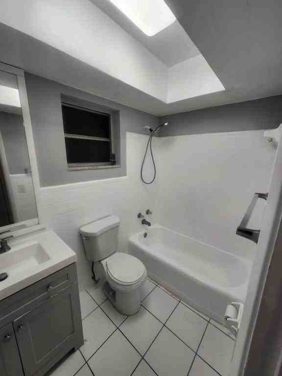 2625 Middle River Dr - Photo 2 of 12