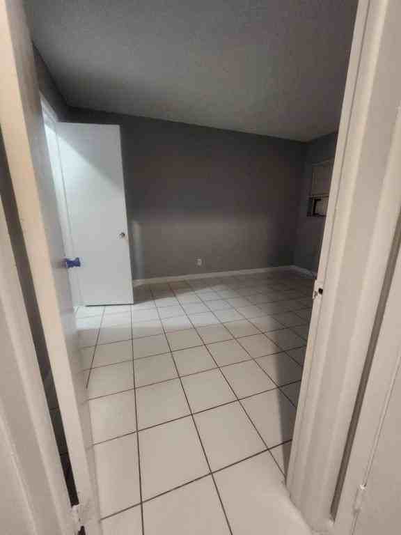 2625 Middle River Dr - Photo 7 of 12