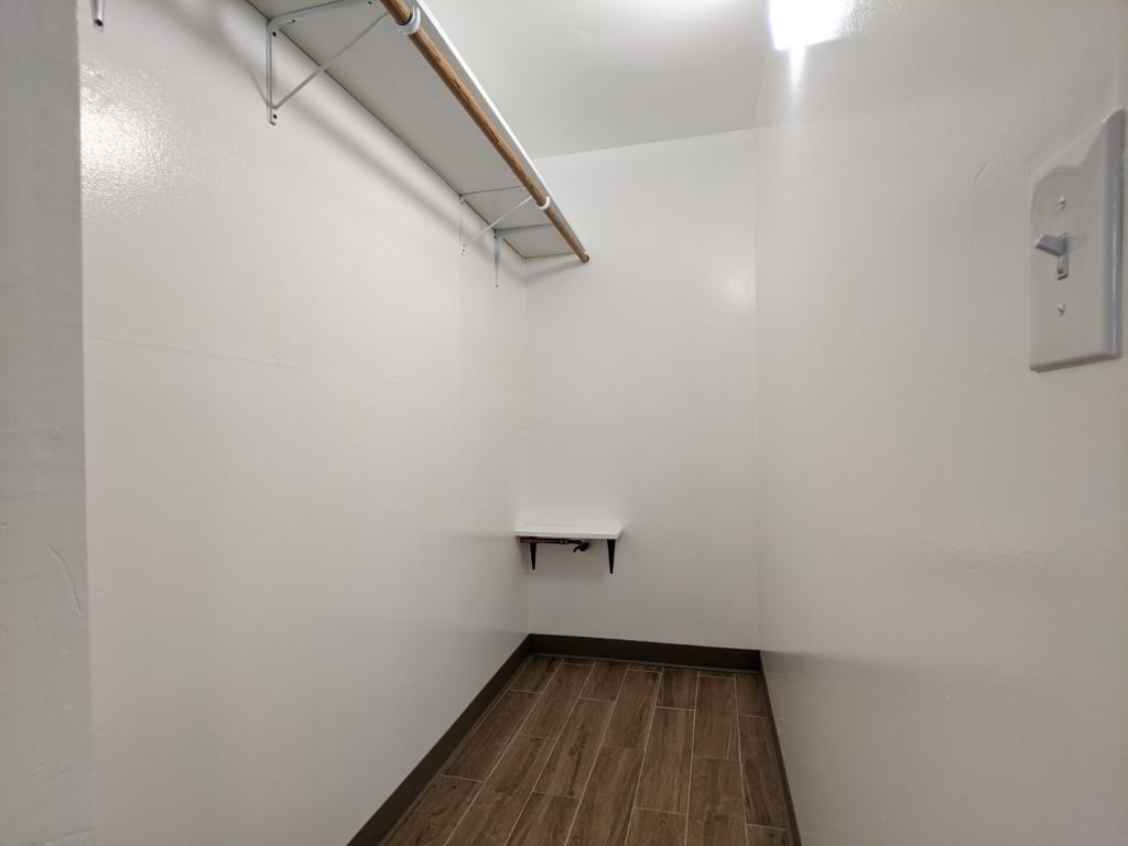 1031 E 4th St - Photo 6 of 15