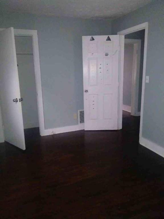 806 Charles Ave - Photo 3 of 11