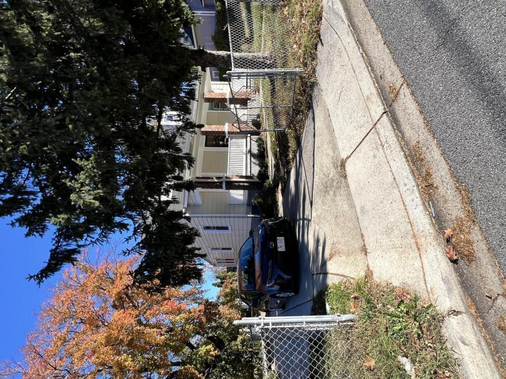 4510 Heath St - Photo 3 of 17