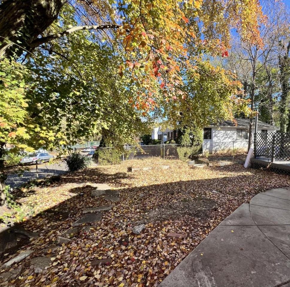 4510 Heath St - Photo 5 of 17