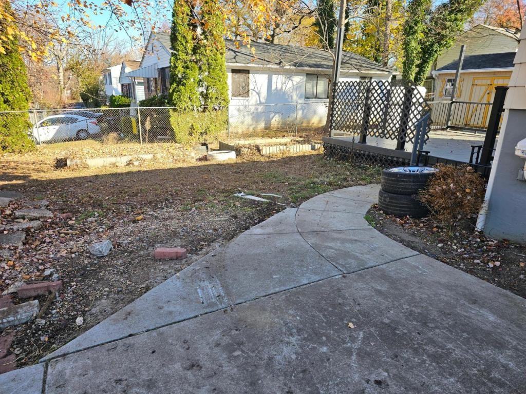 4510 Heath St - Photo 7 of 17