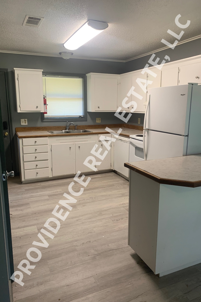 150 Lone Oak Rd #6 - Photo 3 of 6