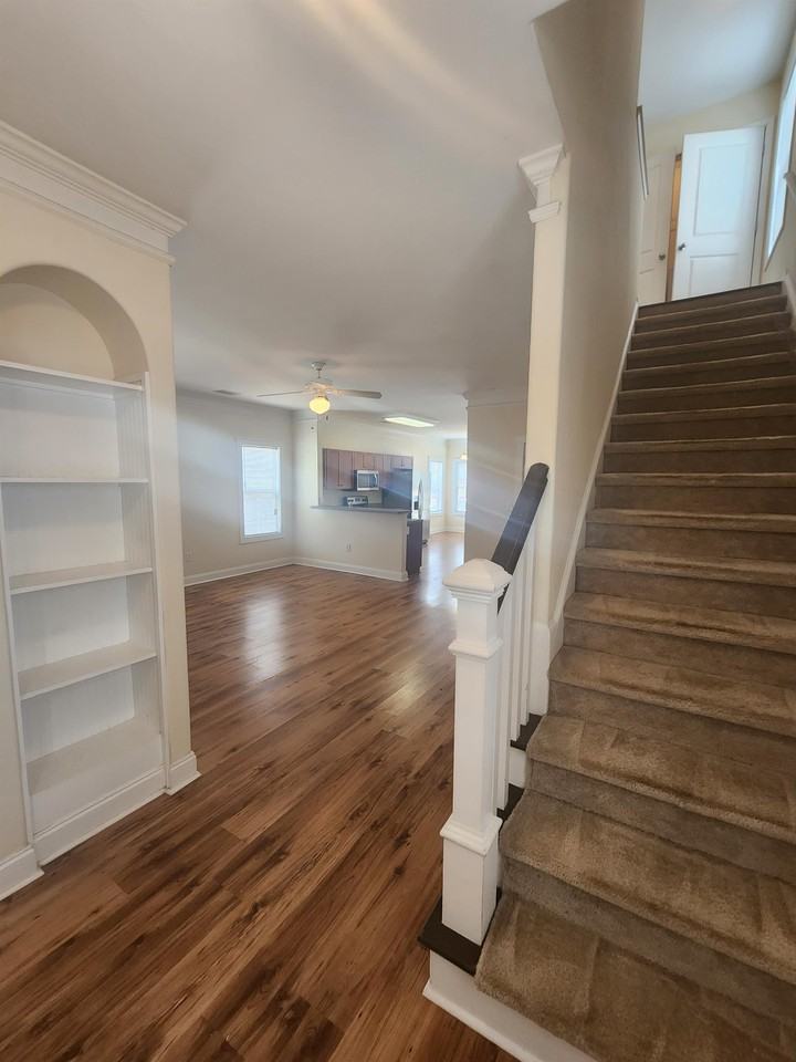 2140 Lakeside Dr #1 - Photo 6 of 7