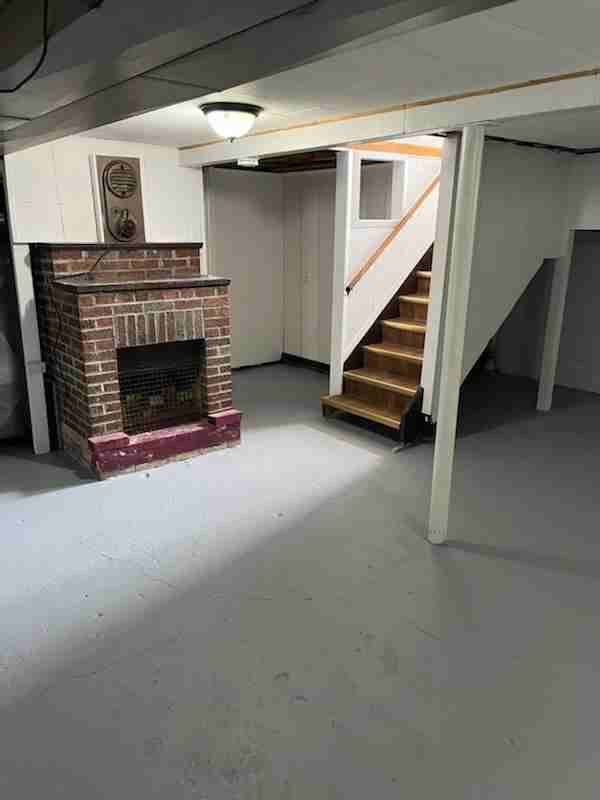 2903 Seneca Ave #1 - Photo 3 of 17