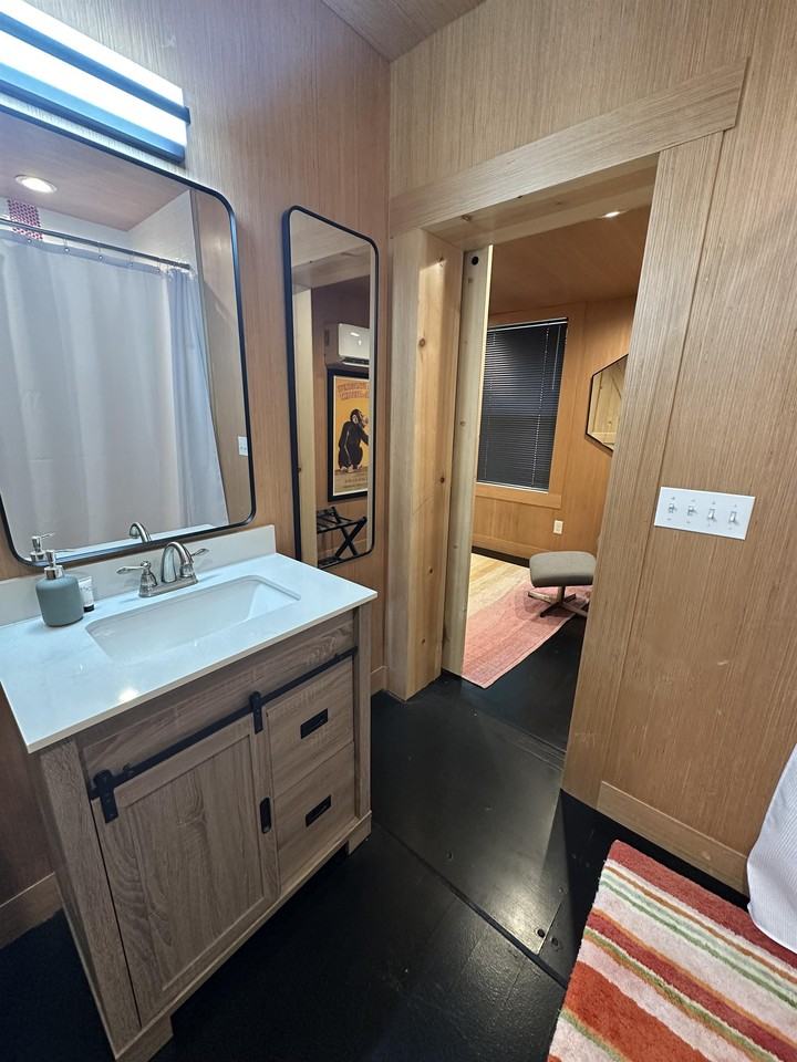 1004 W Hill St #C - Photo 3 of 16