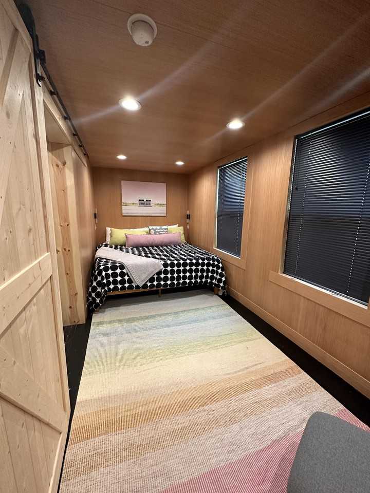 1004 W Hill St #C - Photo 2 of 16