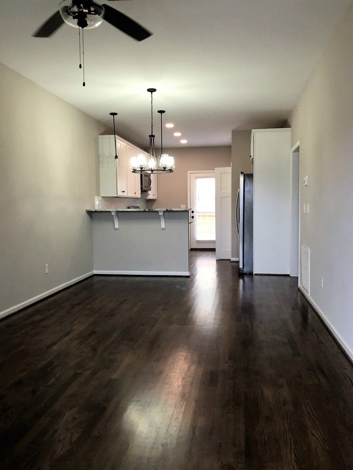 114 Landmark Ct - Photo 2 of 11