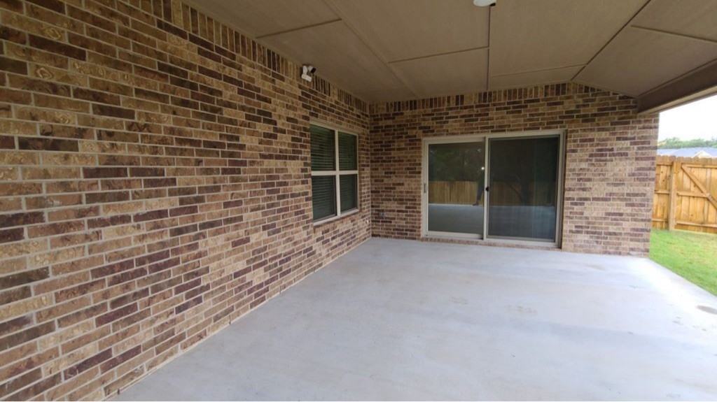 1424 Dryden Ave - Photo 3 of 10