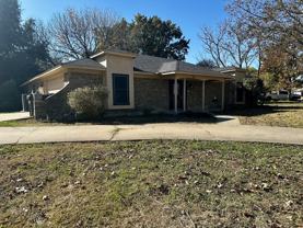 200 Thompson Cir - Photo 1 of 1