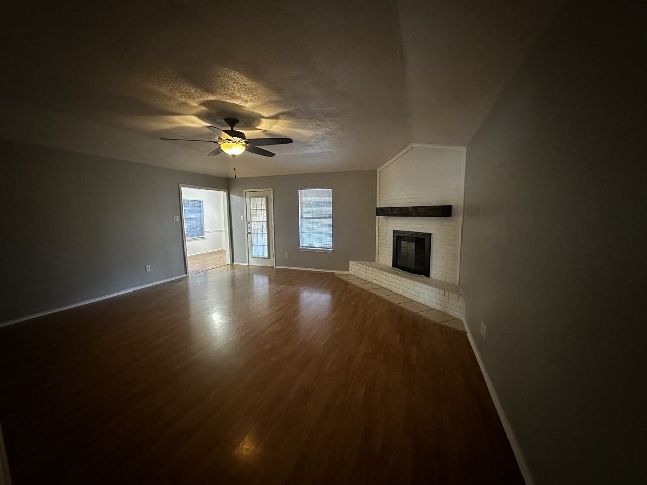 200 Thompson Cir - Photo 3 of 20