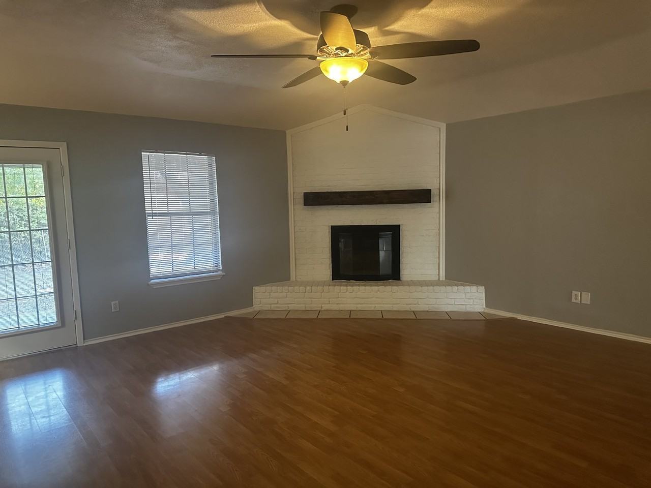 200 Thompson Cir - Photo 4 of 20