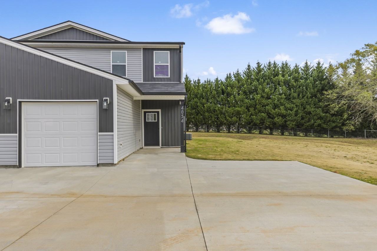 4054 Parris Bridge Rd - Photo 2 of 30