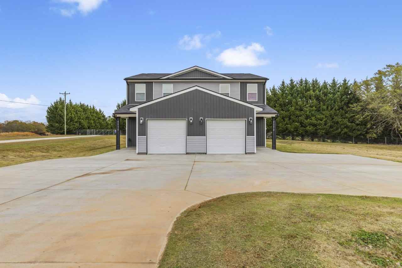 4054 Parris Bridge Rd - Photo 3 of 30