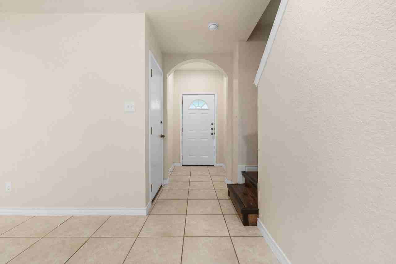 4917 Appleseed Ct - Photo 4 of 23