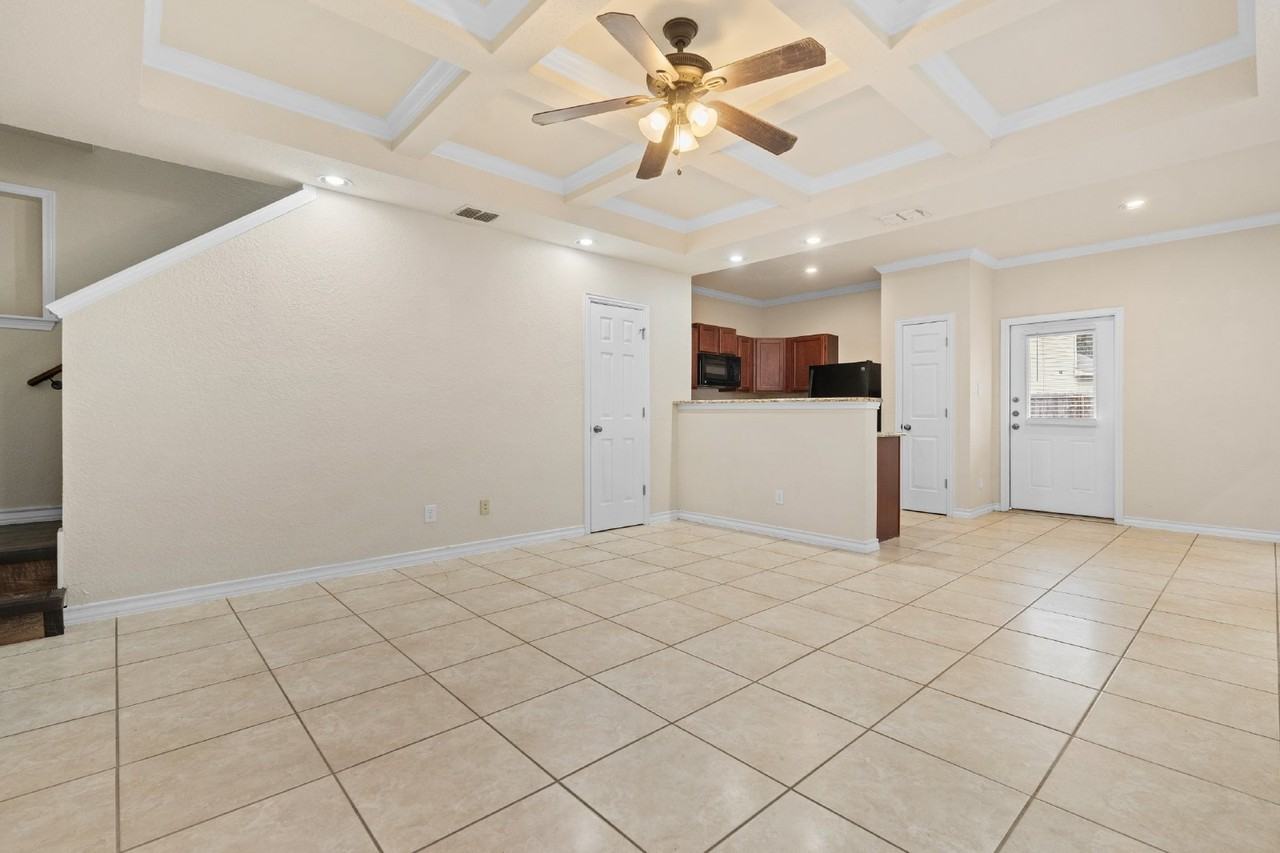 4917 Appleseed Ct - Photo 6 of 23