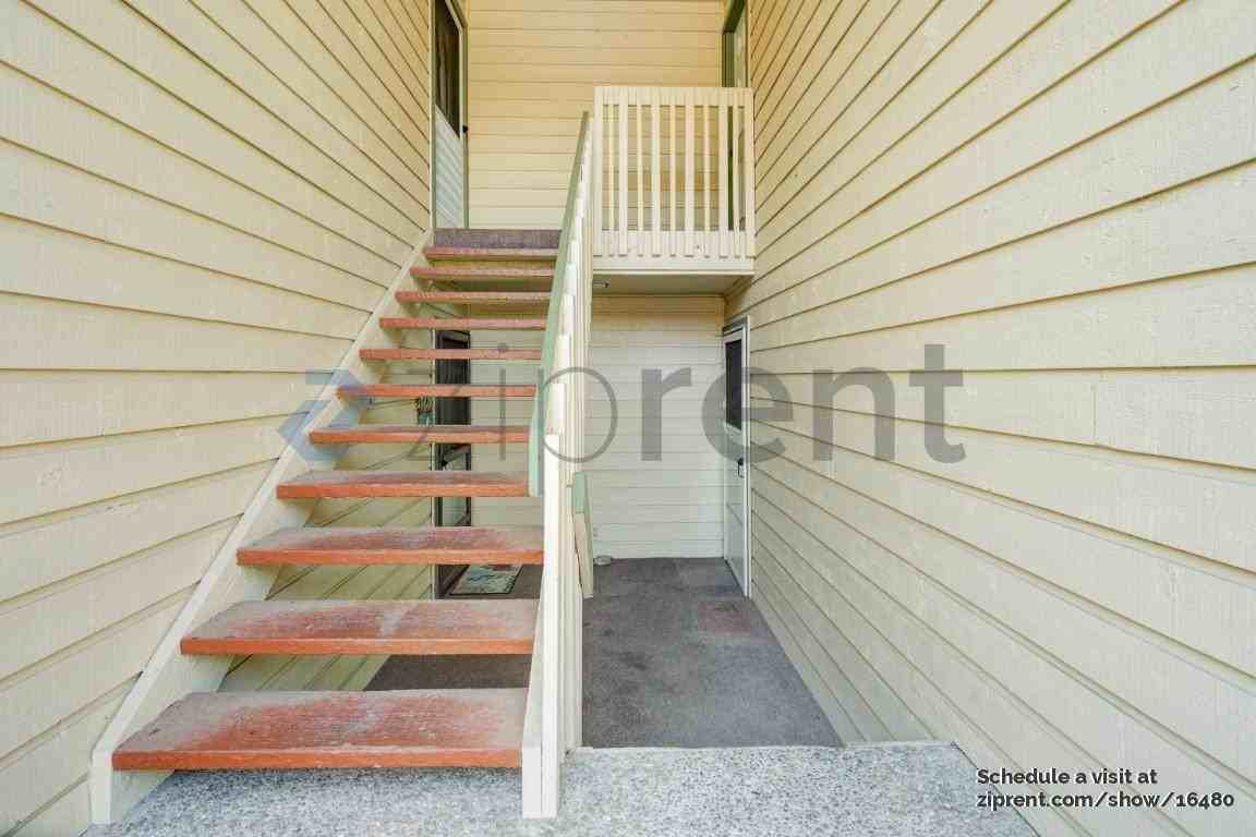 23617 112th Ave Se #F102 - Photo 2 of 16