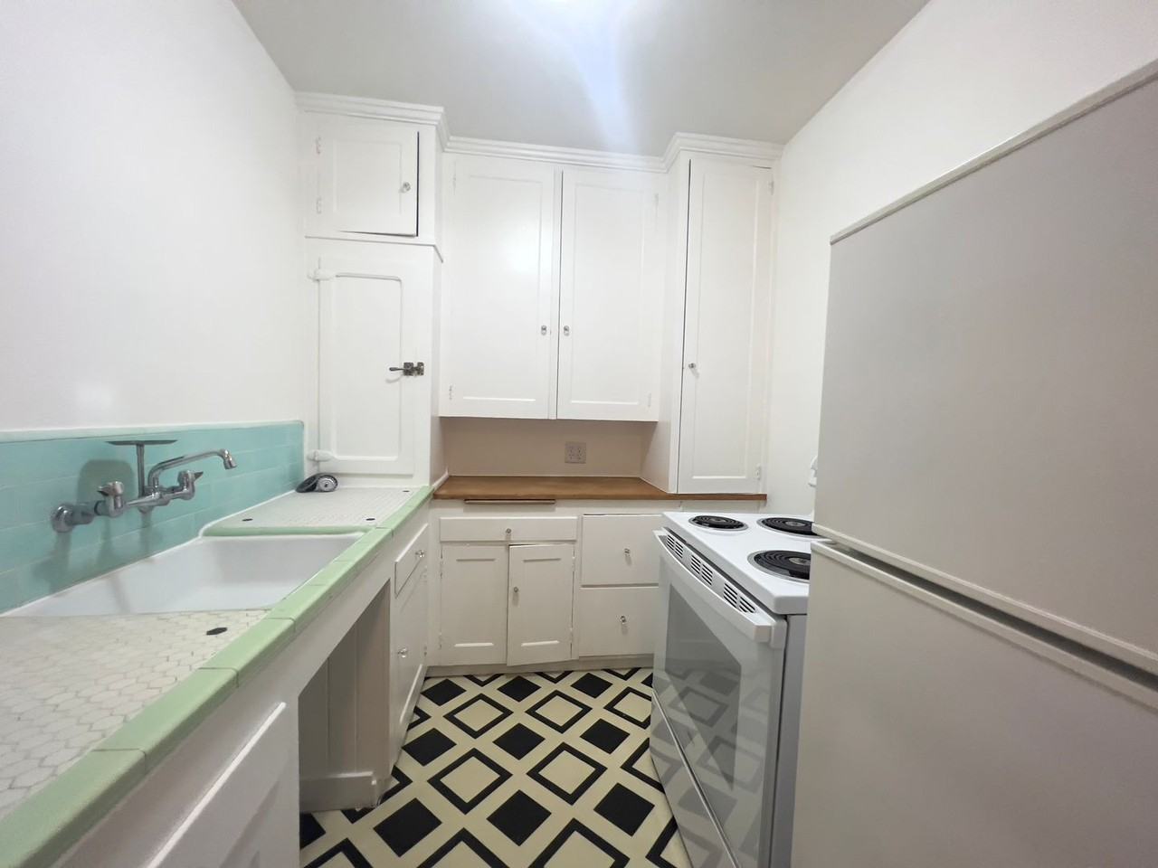 Metropolitan Apartments - Photo 3 of 35